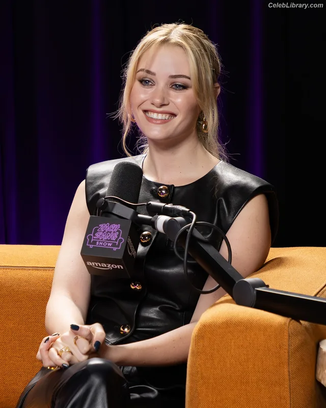 Virginia Gardner photo 1 of 521
