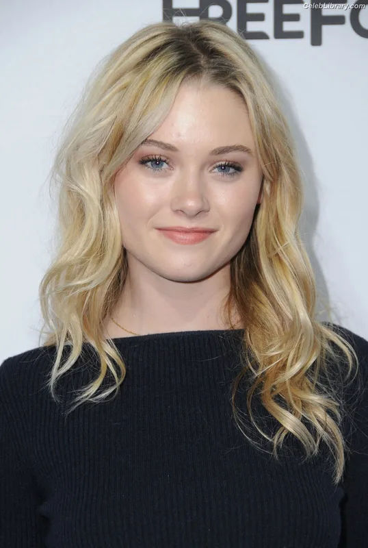 Virginia Gardner photo 17 of 521