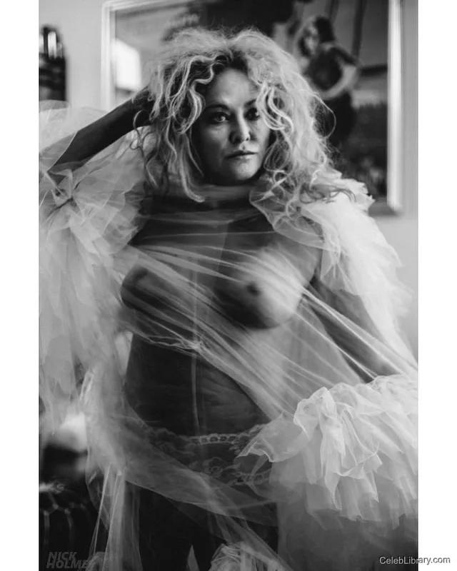 Virginia Madsen photo 2 of 8