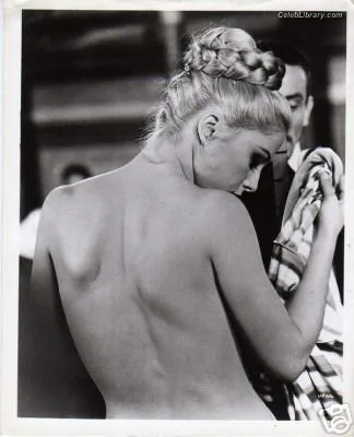 Virna Lisi photo 1 of 8