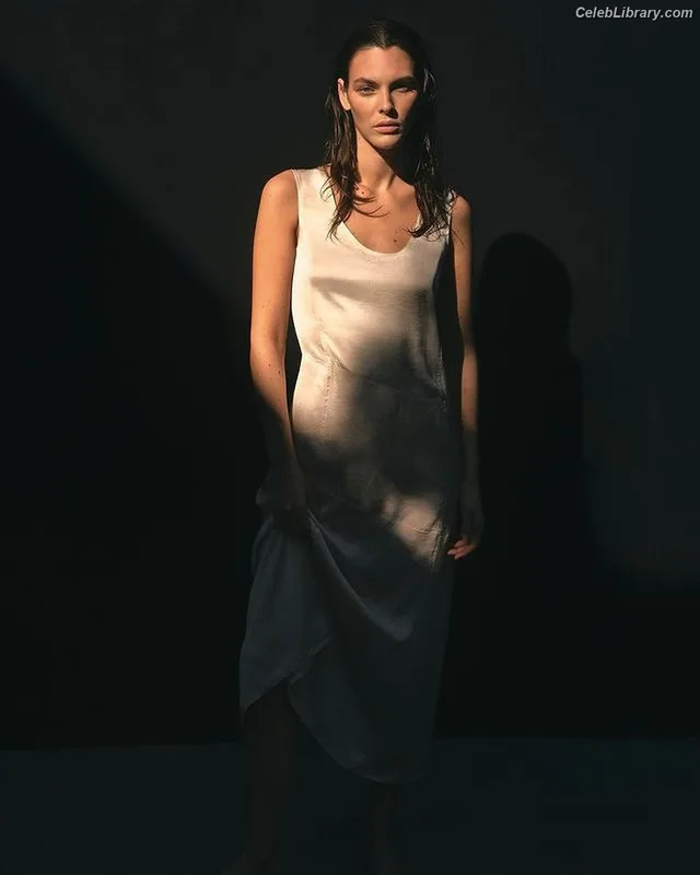 Vittoria Ceretti photo 11 of 311