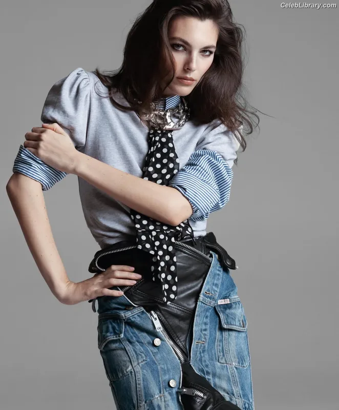 Vittoria Ceretti photo 5 of 311