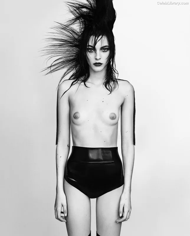 Vittoria Ceretti photo 18 of 311