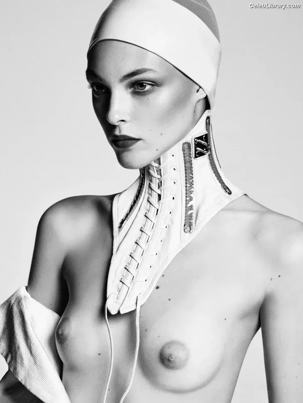 Vittoria Ceretti photo 22 of 311