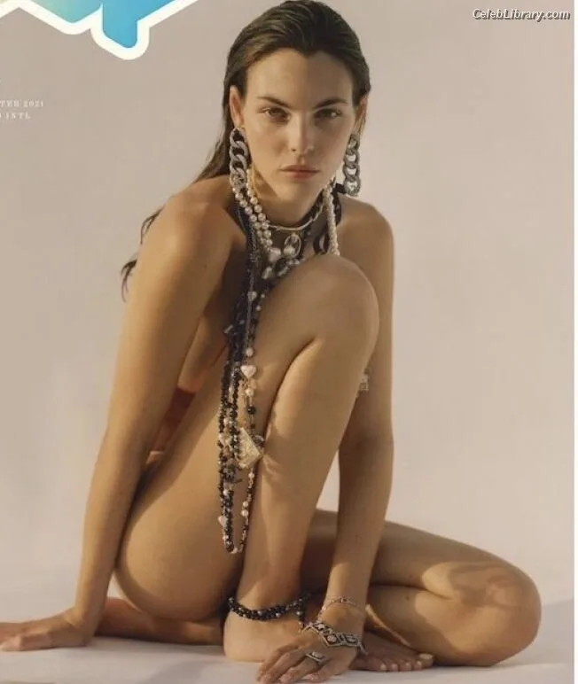 Vittoria Ceretti photo 12 of 311