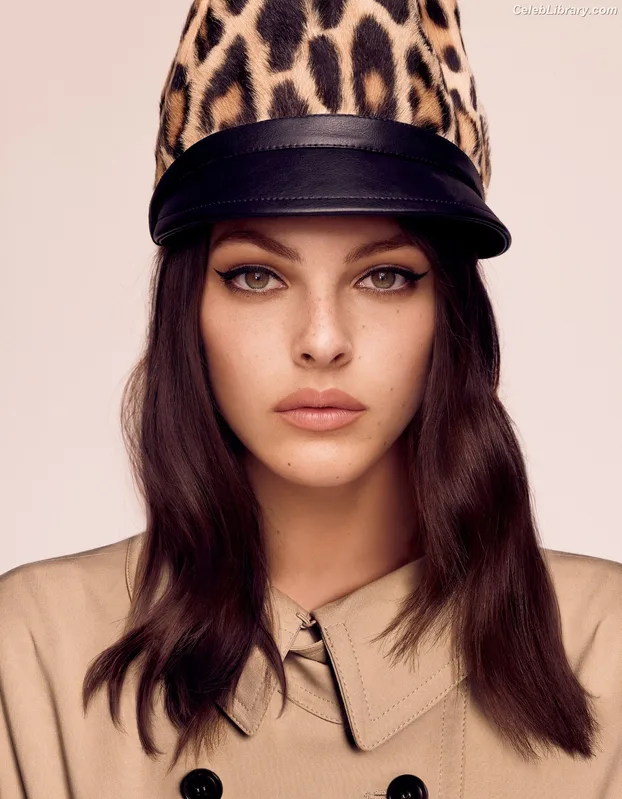 Vittoria Ceretti photo 16 of 311