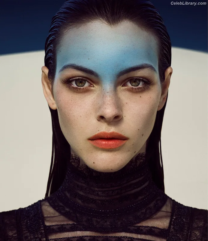 Vittoria Ceretti photo 18 of 311