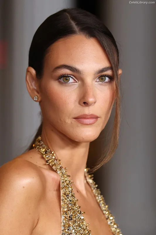 Vittoria Ceretti photo 13 of 311