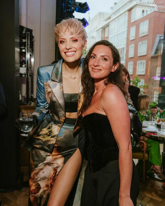 Wallis Day photo 17 of 238