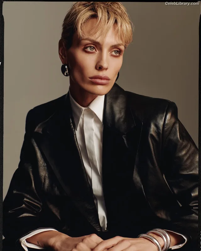Wallis Day photo 22 of 238