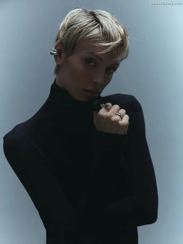 Wallis Day photo 23 of 238