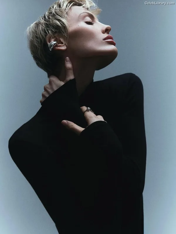 Wallis Day photo 6 of 238