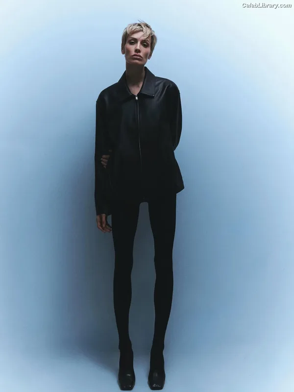 Wallis Day photo 10 of 238
