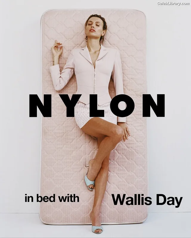 Wallis Day photo 19 of 238