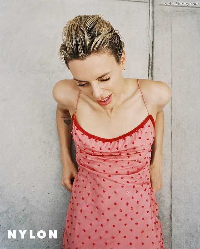 Wallis Day photo 20 of 238