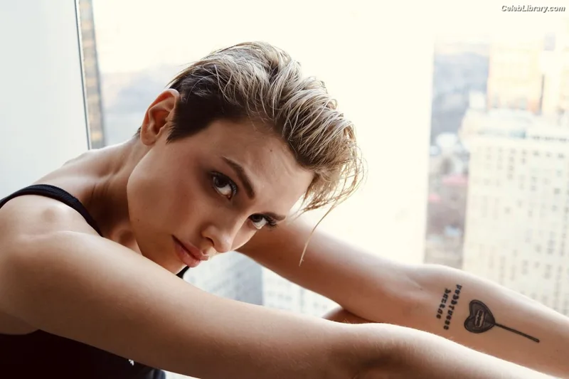 Wallis Day photo 13 of 238
