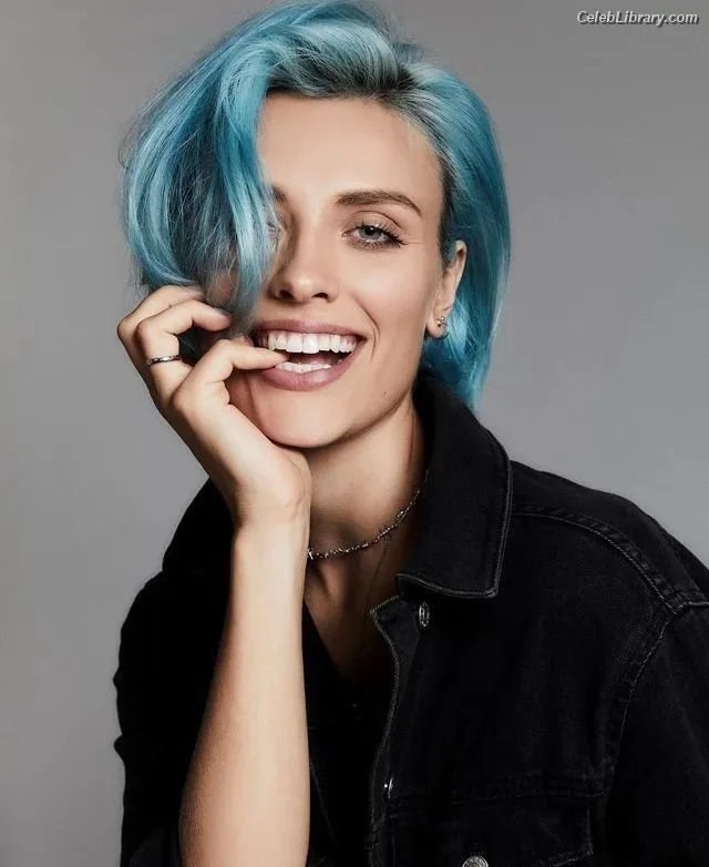 Wallis Day photo 19 of 238