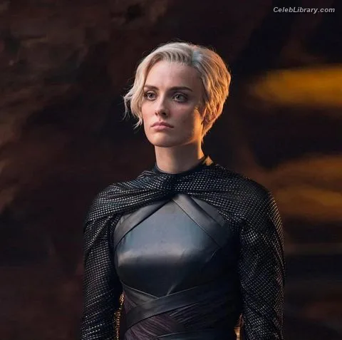 Wallis Day photo 4 of 238