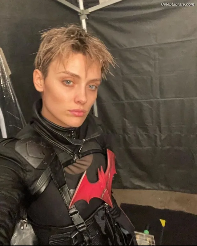 Wallis Day photo 20 of 238