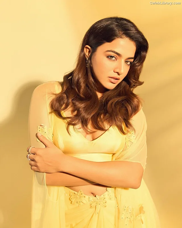 Wamiqa Gabbi photo 1 of 166