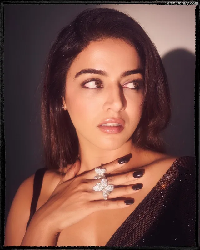 Wamiqa Gabbi photo 14 of 166