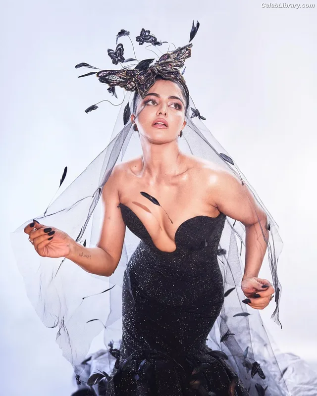 Wamiqa Gabbi photo 6 of 166