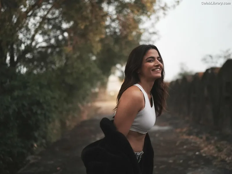 Wamiqa Gabbi photo 5 of 166