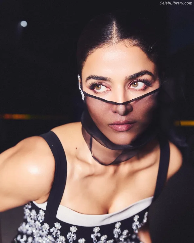 Wamiqa Gabbi photo 8 of 166