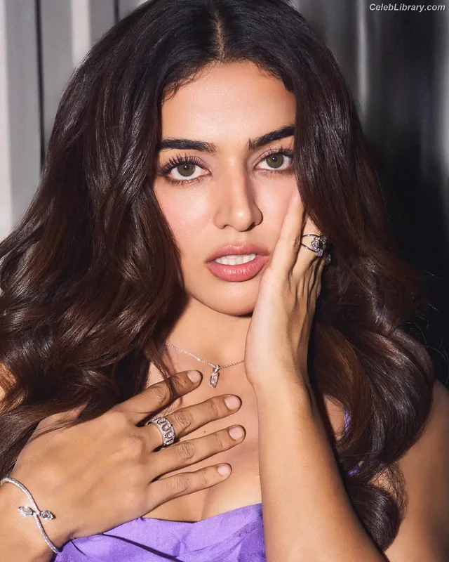 Wamiqa Gabbi photo 13 of 166
