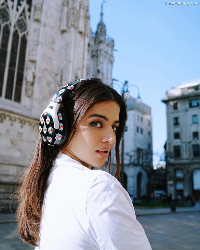 Wamiqa Gabbi photo 24 of 166