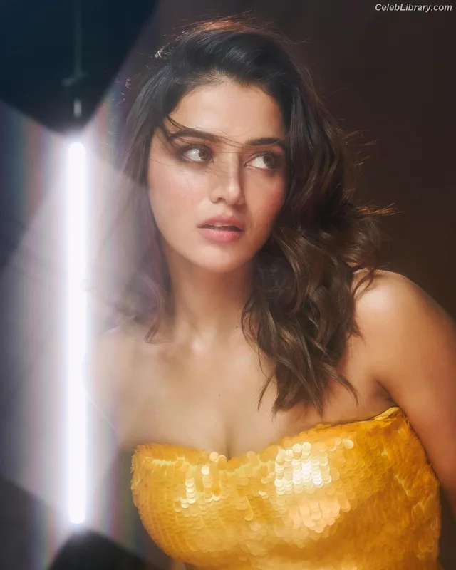 Wamiqa Gabbi photo 11 of 166