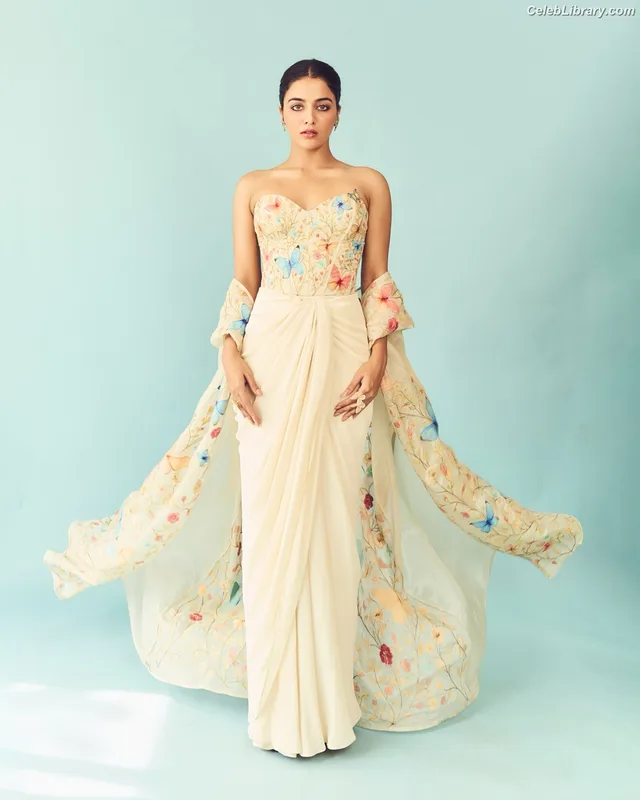Wamiqa Gabbi photo 17 of 166