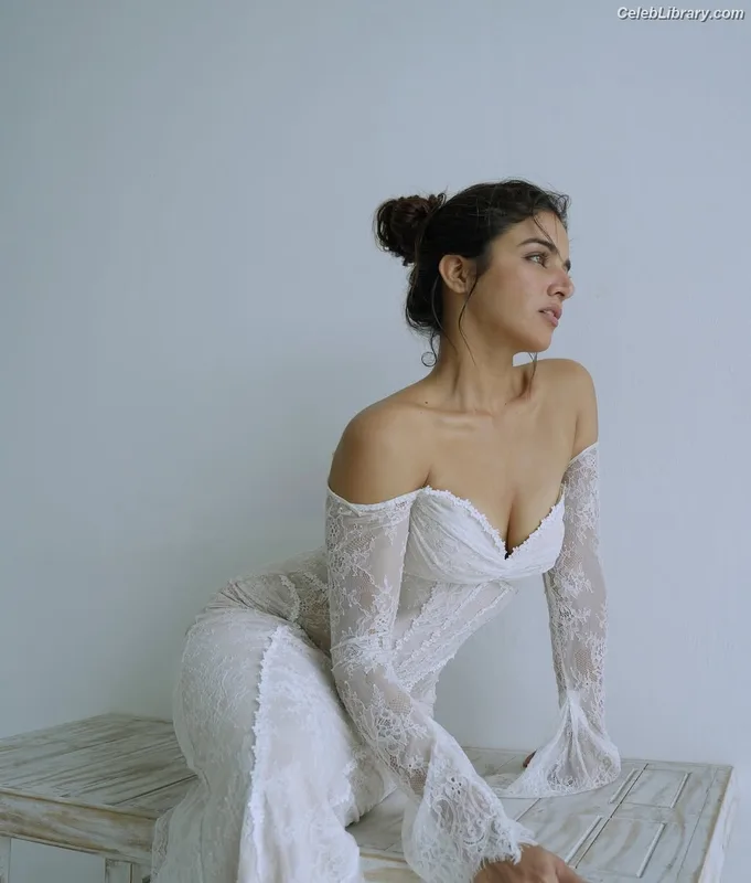 Wamiqa Gabbi photo 17 of 166