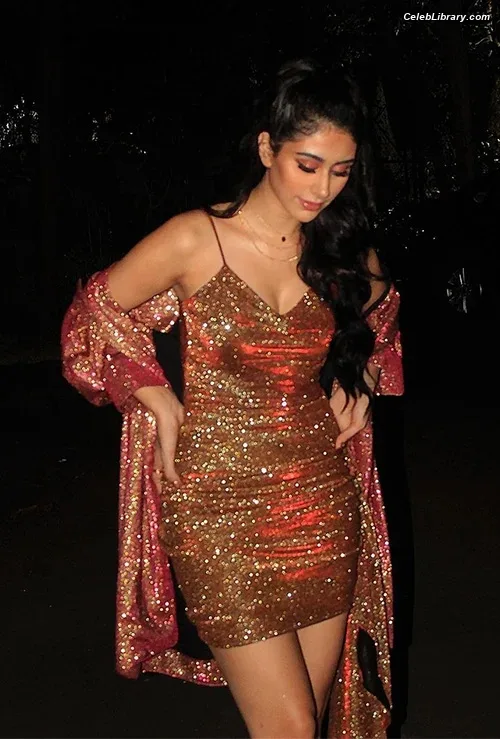 Warina Hussain photo 19 of 35