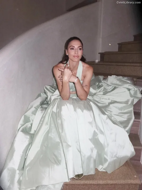 Whitney Cummings photo 14 of 815