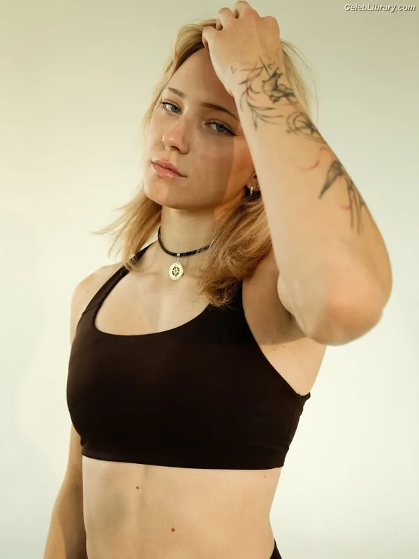 Wiktoria Gajosz photo 1 of 30