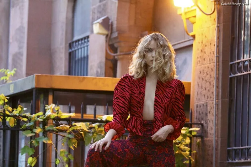 Willa Fitzgerald photo 4 of 177