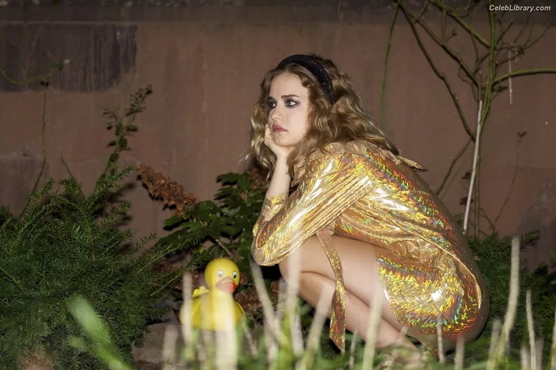 Willa Fitzgerald photo 8 of 177