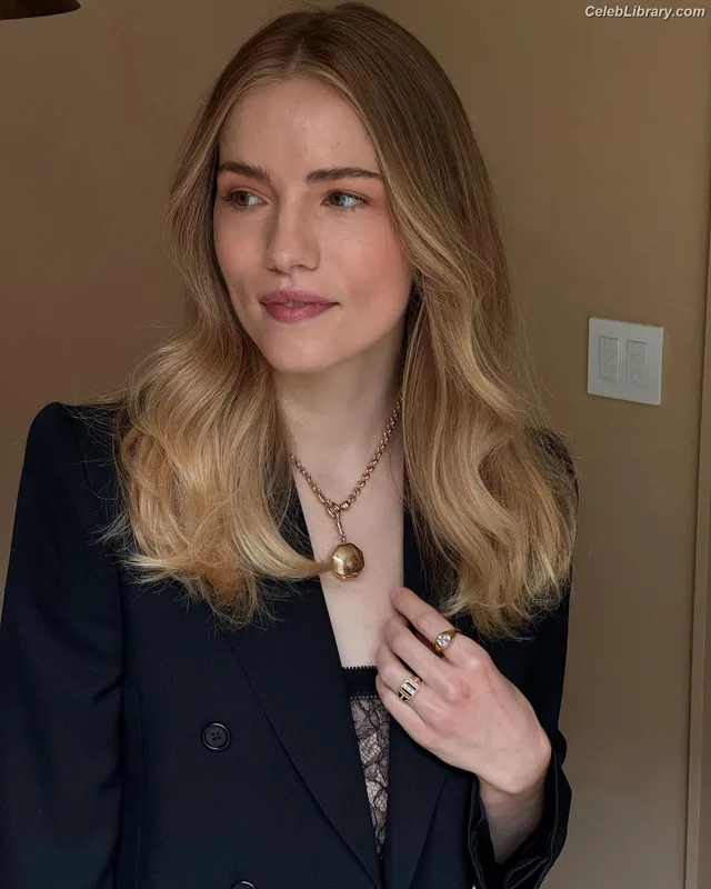 Willa Fitzgerald photo 17 of 177