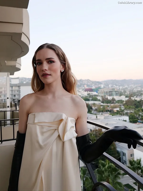 Willa Fitzgerald photo 12 of 177