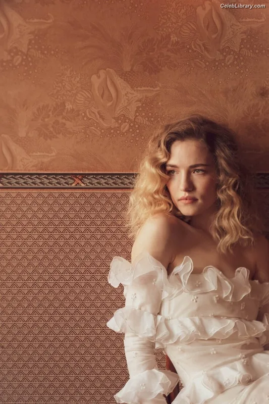 Willa Fitzgerald photo 18 of 177
