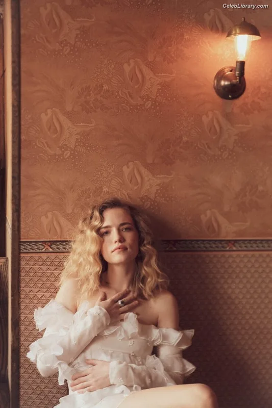 Willa Fitzgerald photo 5 of 177