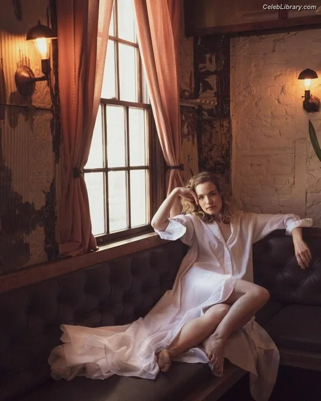 Willa Fitzgerald photo 17 of 177