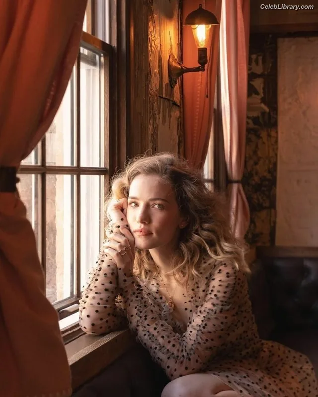 Willa Fitzgerald photo 19 of 177