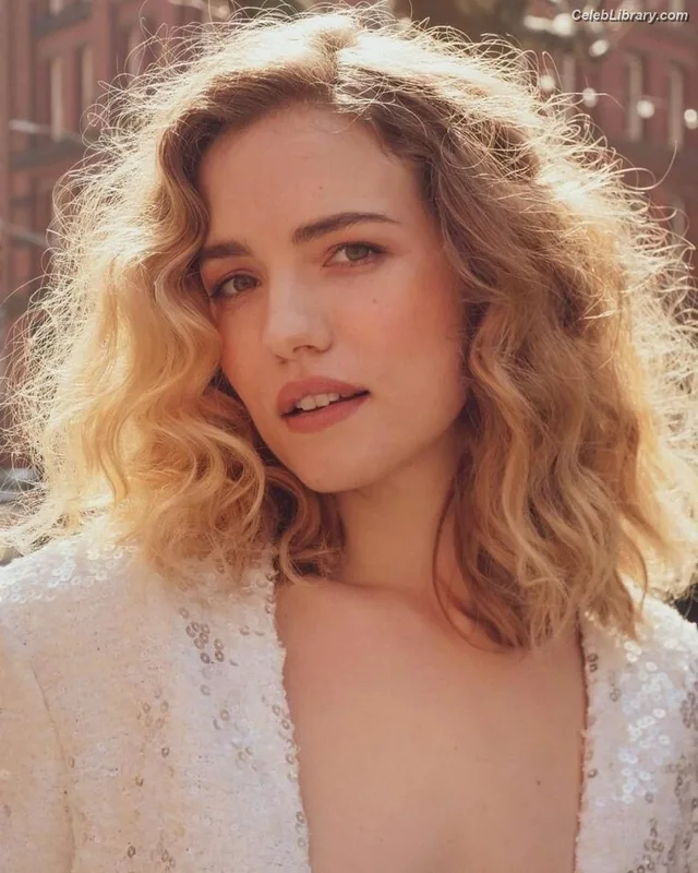 Willa Fitzgerald photo 20 of 177
