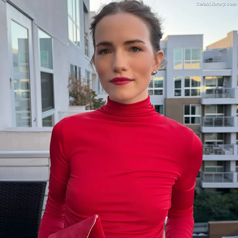 Willa Fitzgerald photo 7 of 177
