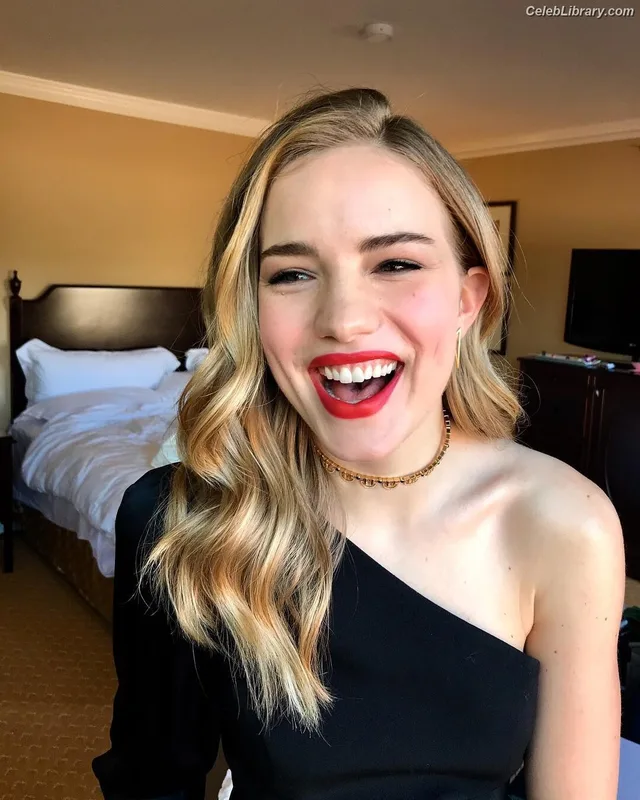 Willa Fitzgerald photo 18 of 177