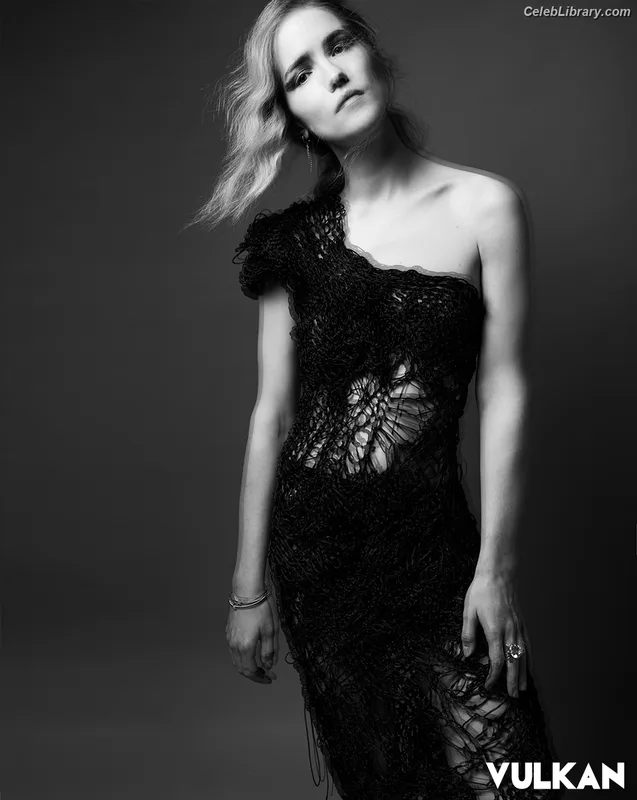 Willa Fitzgerald photo 3 of 177