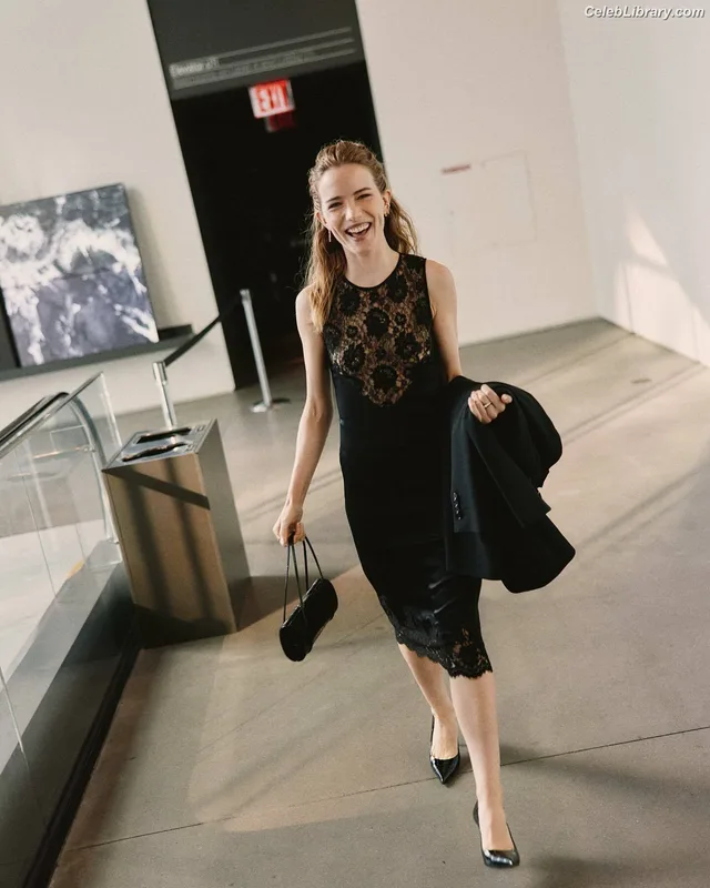 Willa Fitzgerald photo 4 of 177