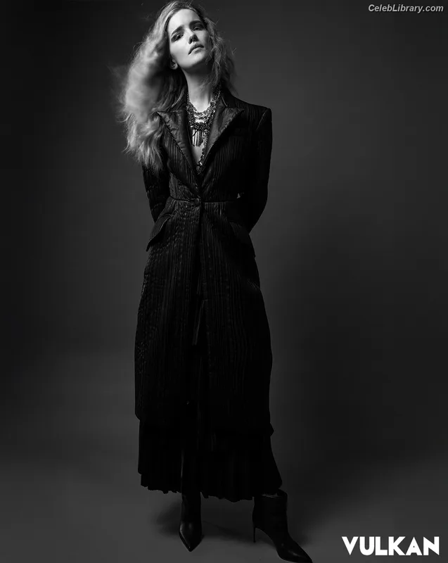 Willa Fitzgerald photo 16 of 177